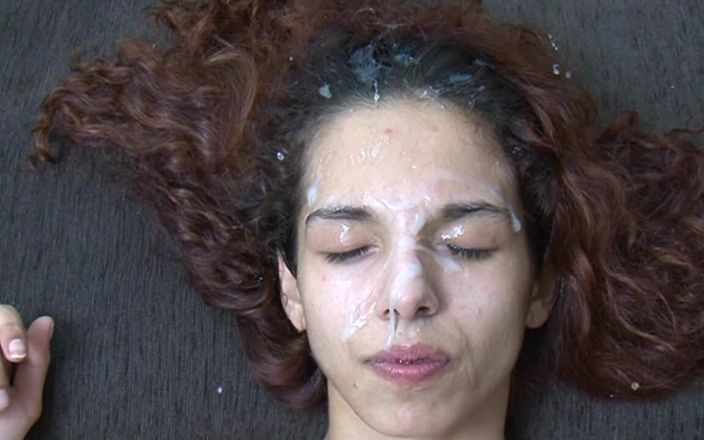 Ugly but HOT: 3명의 괴물 자지에 따먹히는 마른 겸둥이 털이 무성한 보지