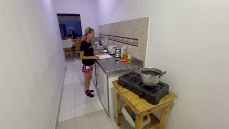 CatalinaPalvin: Mi Hermanastra Sufre Una Desilusion Amorosa Y Yo La Consuelo...