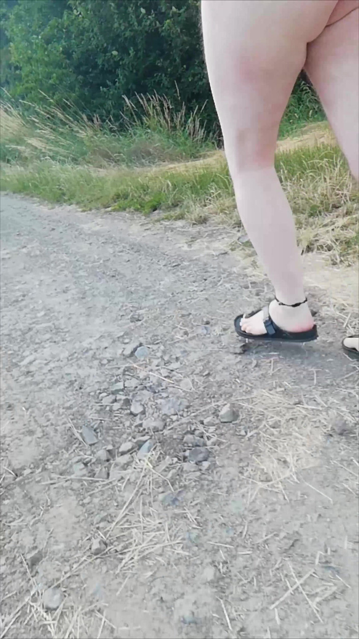 Carmen_Nylonjunge: 노출증으로 자연 속에서 흥분한 자위행위