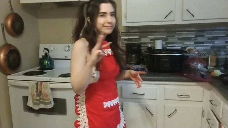 lilredvelvettt: Sup masak hanya dengan celemoo