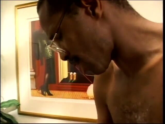 First Black Sexperience: Curiosa morena ama de casa Cheryl DeSilva se atrevió a...