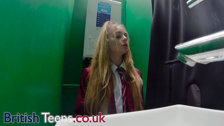 British Teens: gloryhole: สาวอังกฤษ 18 ปีอมควย