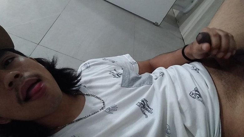 AlexAlejandro13: Beraksi di toilet