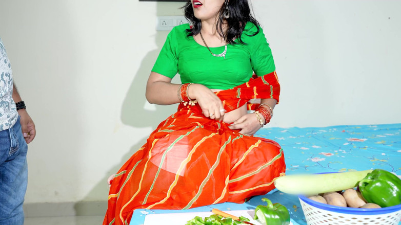 Your Priya: Stygg Devar Flörtar med den heta Bhabhi som Bhabhi kommer...