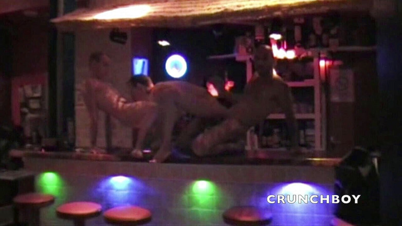 Jess Royan XXX: 三人組弄に陰部バーでサウナ