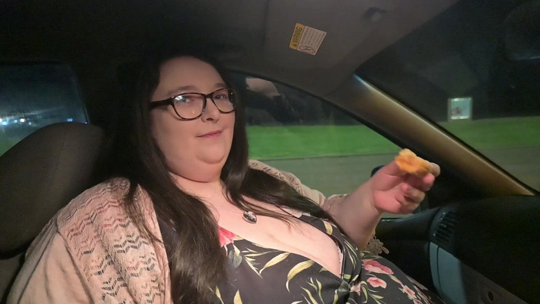 SSBBWLadyBrads: 在海边吃甜甜圈