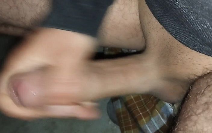 Charrterr: Ich liebe es, im freien zu masturbieren