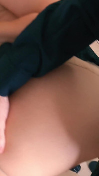 Une secrétaire coquine montre ce qu’elle peut faire d’autre