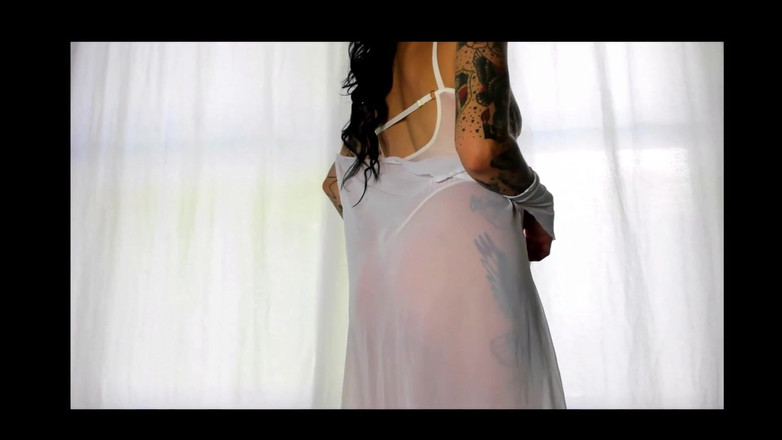 Miss Morticia: Angelic Mind Fuck