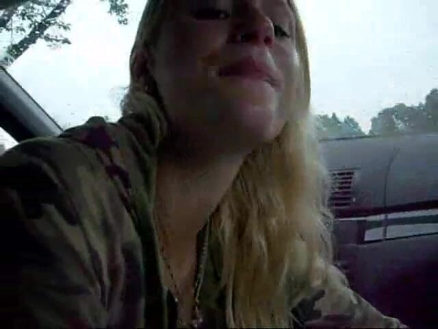 Blondehexe: Kouření im auto