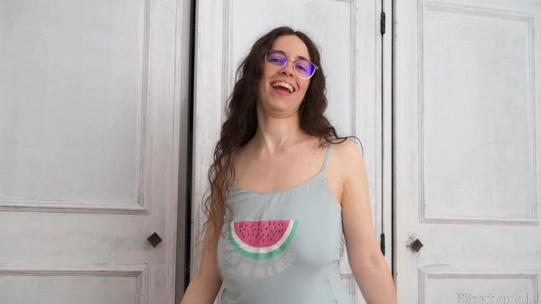 ElizaTheModel: Braless弹跳挑战