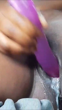 Park Creamy Dildo Bate in a Car