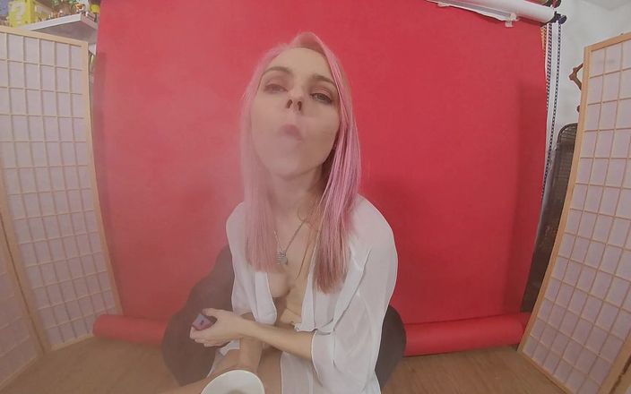 VR smokers HD: Chloe Toy - вейпінг