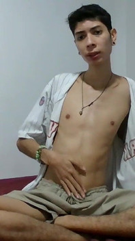 Boşalana kadar siyah dildo emerken bick twink yarağıma mastürbasyon yapıyorum