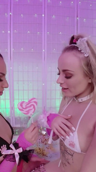 Traviesa doble mamada descuidada de Hime y Anna