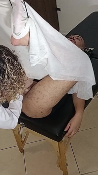 Proktologin macht, was sie will, mit dem arsch ihrer patientin