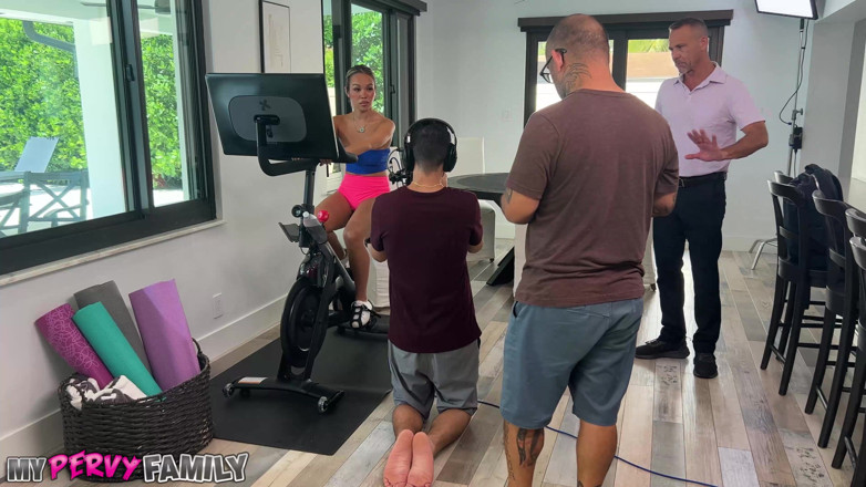 My Pervy Family: Mypervyfamily - Behind the Scenes with Luna Luxe &amp; Filthy Rich!