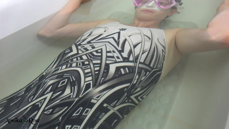Annika Rose: How long can I last under water?