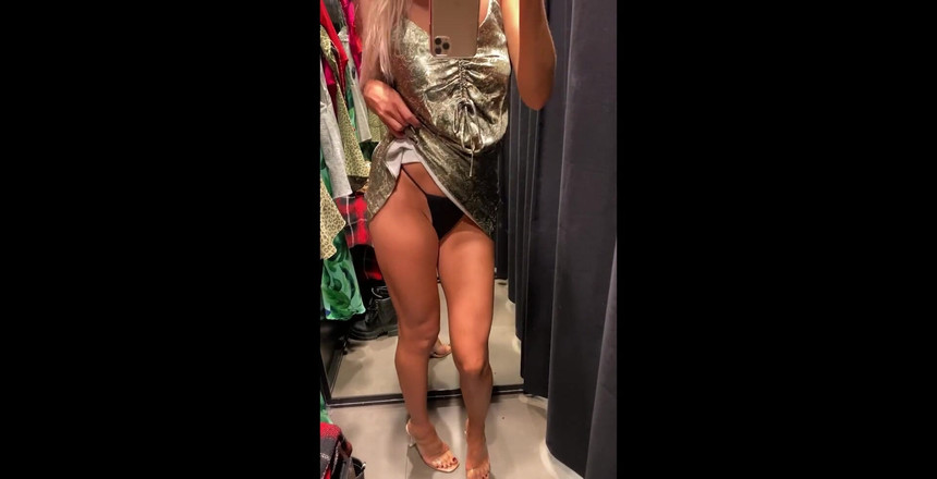 CarryLight: Dnes mě nechám nahlédnout v šatně