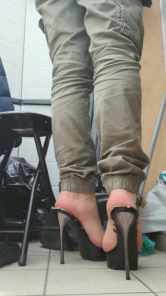 Mutsakin: Follando tacones y pies sexy