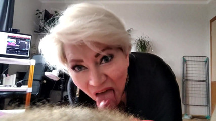 AimeeParadise: Soția rusoaică matură senzuală Aimee Paradise îi învață pe gagicile proaste sexul...