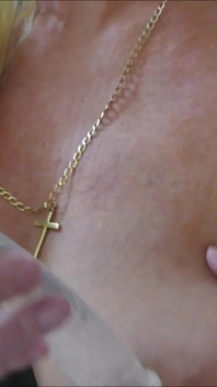 Primo Piano Palle Profondo Dildo Cazzo Orgasmo in Calze E Basco