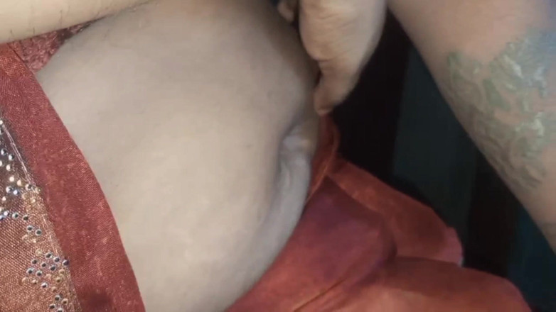 Auntixxx69: Părul meu de pizdă a crescut lung, ar trebui să-l...