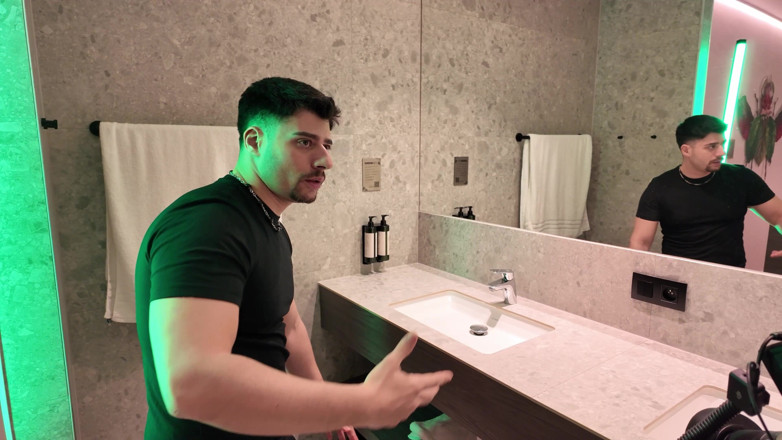 Sensual-X: Di sebalik Tabir - Dave mengongkek Mia di bilik hotel