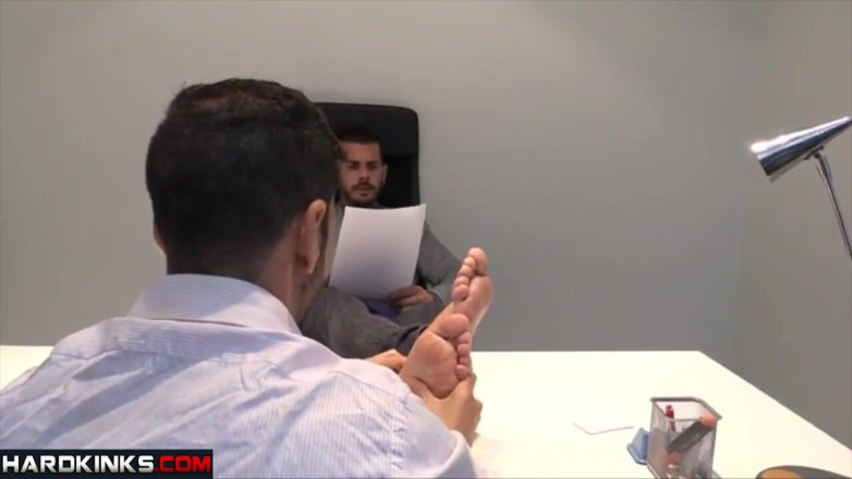 Hard Kinks: Hardkinks - Foot licking session