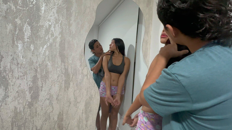 SOFIAYRIKY: Ich schlage meiner stiefschwester vor und wir ficken am ende...