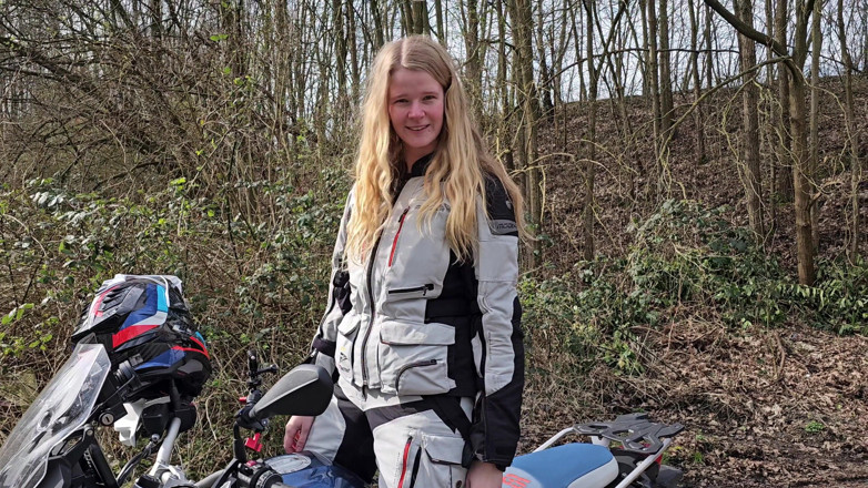 Bikergirl_97: Bisikletimde ilk video