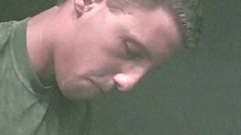 Young straight boy masturbation: Str8 avec une bite au club de sport