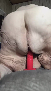 Tina Davis bu gece amcığıyla dışarı çıkıyor