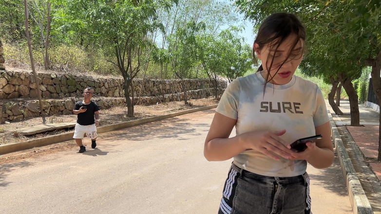 Julianaburning: Un nano con un cazzo enorme fa sesso fatto in...