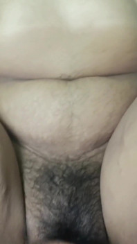 女仆在床上和她的软管主人享受一天
