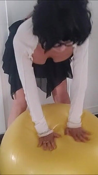 Toilet dan kencing basah banget: gairahku