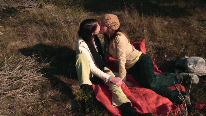 Lesbian Illusion: Sexe lesbien parfait dans le parc...