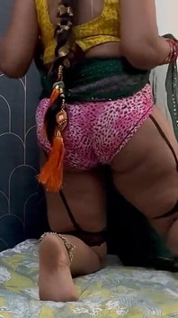 Cur maro indian bhabhi are parte de o ejaculare surpriză pe cur