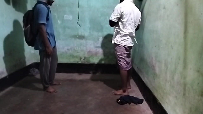 Desi Tits: Un ragazzo gay del bangladesh fa sesso per la prima...