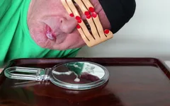 Vers gemolken en sperma likken.
