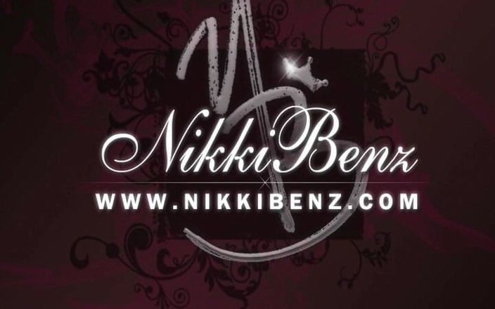 Nikkibenz: Nikki Benz Gold Lingerie Strip