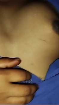 남친 따먹기로 만족하는 인도 섹시 마을 소녀