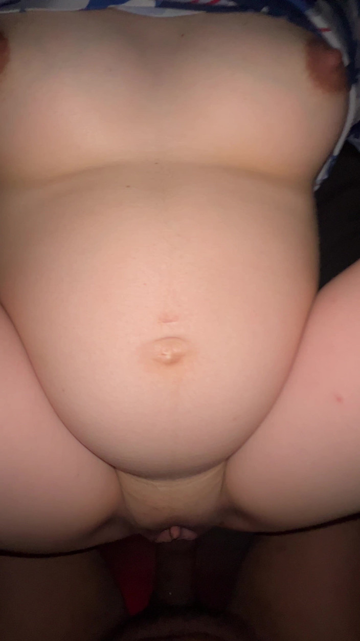 LuluLemons000: Stále těhotná a stále šuká velkého černého ptáka