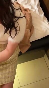 Wrapping up a Naive College Girl and Ejaculating Twice-i Want to Dress up Even by Licking the Balls and Anus of a Middle-aged Man! Feeling Good From Unfamiliar Sex, Just Barely Reaching Curfew