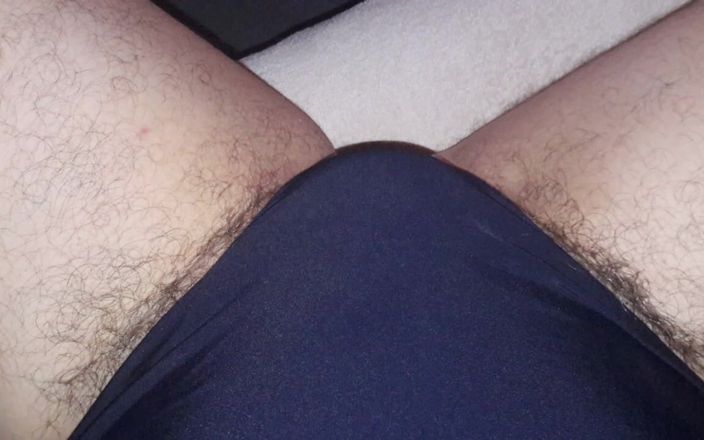 Dicks in panties: Hart im badeanzug