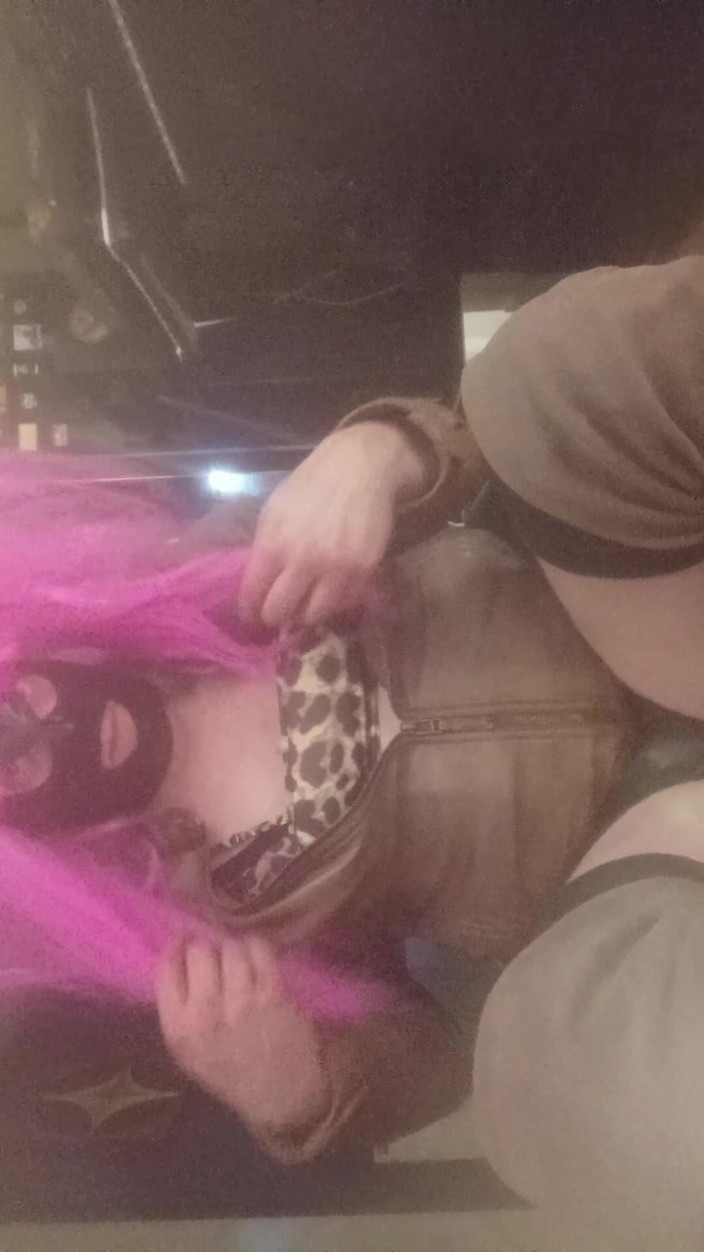 JujuTV: Sissy Tranny CD Shemale pokazuje swoją napalona jebanie dziurę