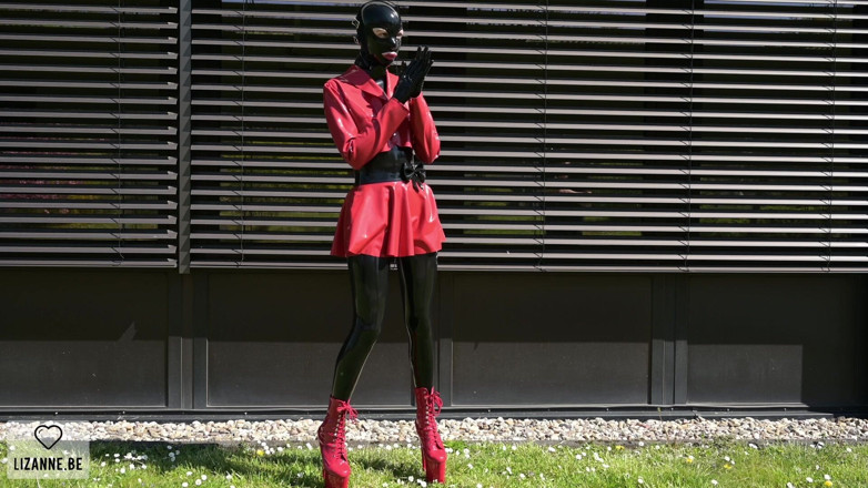 Lizanne: Röd latex vår