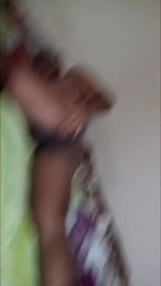 Couple 2 Black: Videoclip 082 lăsând pe toată lumea să știe că nu suntem plecați
