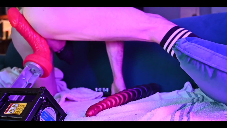 StrapSavage: Johnthomastoys - Man rợ