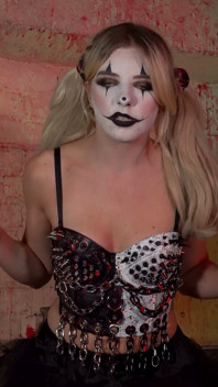 Payaso Te Intimida Para Sacudir Tu Pequeña Polla Triste